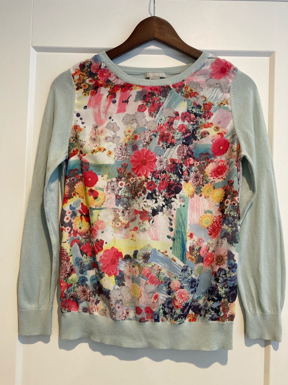 H&M Graphic Floral Print Sweater, size Small